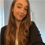 Estudiante de anatomía patológica de 19 años con experiencia dando clases de inglés y química (3-18 años)